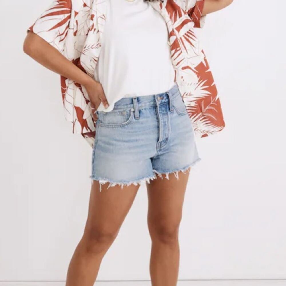 Madewell Relaxed Denim Shorts in Rosemount Wash: Destroyed Hem Edition Size 31